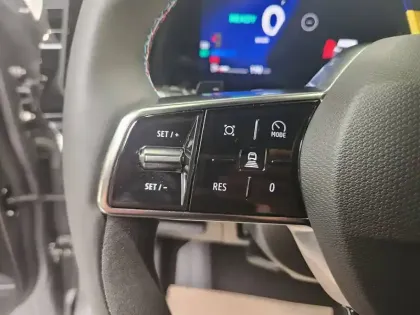 Photo 8 Renault Espace  E-Tech full hybrid 200 GSR2