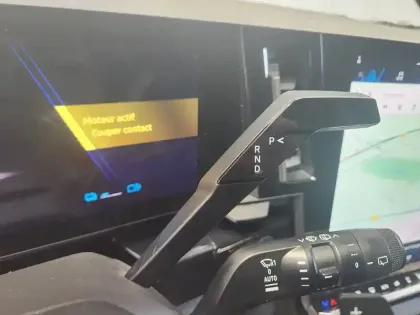 Photo 9 Renault Espace  E-Tech full hybrid 200 GSR2