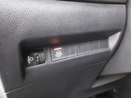 Photo 24 Peugeot 208  PureTech 75 S&S BVM5