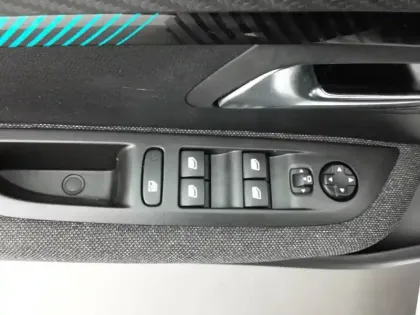 Photo 23 Peugeot 208  PureTech 75 S&S BVM5