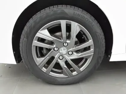 Photo 12 Peugeot 208  PureTech 75 S&S BVM5