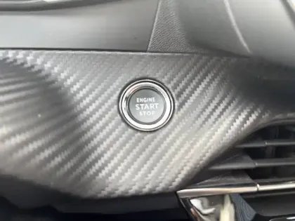 Photo 19 Peugeot 208  PureTech 100 S&S BVM6