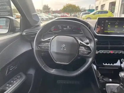 Photo 8 Peugeot 208  PureTech 100 S&S BVM6