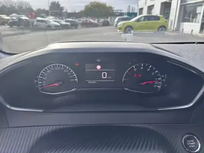 Photo 9 Peugeot 208  PureTech 100 S&S BVM6