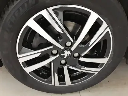 Photo 12 Peugeot 208  PureTech 100 S&S BVM6