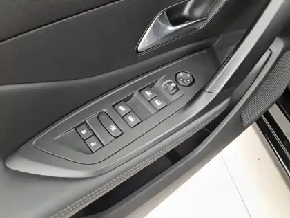 Photo 25 Peugeot 308  SW PHEV 180 e-EAT8