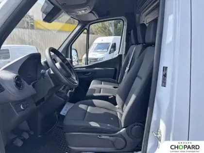 Photo 7 Mercedes Sprinter Gén. III Ph1 NG First 1