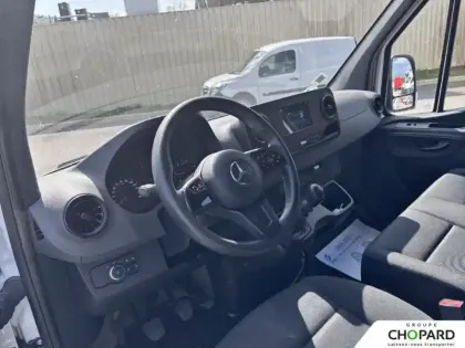 Photo 9 Mercedes Sprinter Gén. III Ph1 NG First 1