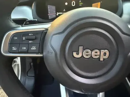 Photo 96 Jeep Avenger  1.2 Turbo T3 145 ch e-Hybrid BVR6 4xe