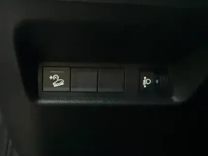 Photo 72 Jeep Avenger  1.2 Turbo T3 145 ch e-Hybrid BVR6 4xe