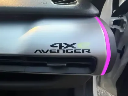 Photo 92 Jeep Avenger  1.2 Turbo T3 145 ch e-Hybrid BVR6 4xe