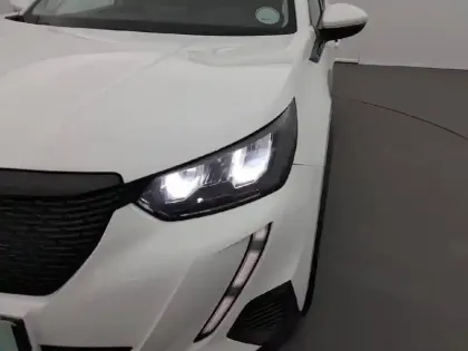 Photo 15 Peugeot 2008  PureTech 130 S&S EAT8