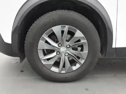 Photo 12 Peugeot 2008  PureTech 130 S&S EAT8