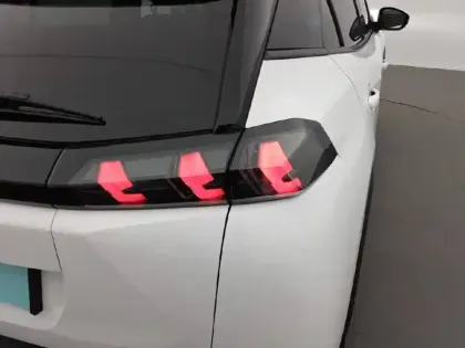 Photo 16 Peugeot 2008  PureTech 130 S&S EAT8