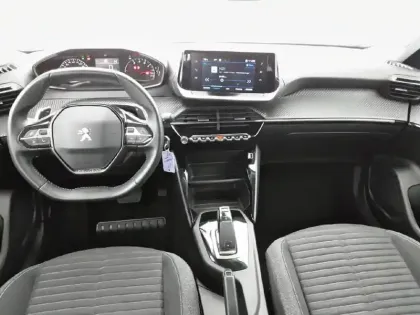 Photo 7 Peugeot 2008  PureTech 130 S&S EAT8