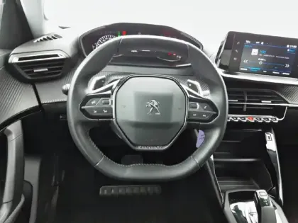 Photo 8 Peugeot 2008  PureTech 130 S&S EAT8