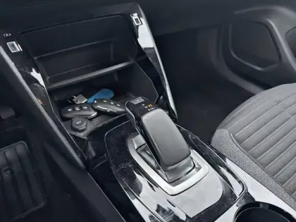 Photo 13 Peugeot 2008  Electrique 136 ch