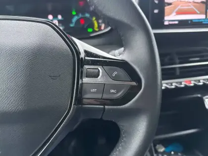 Photo 18 Peugeot 2008  Electrique 136 ch