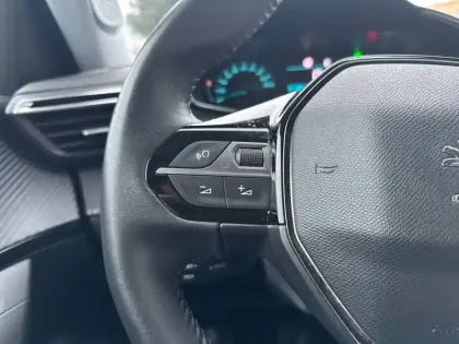 Photo 17 Peugeot 2008  Electrique 136 ch