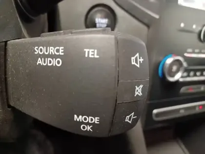 Photo 78 Renault Megane Mégane IV Berline Blue dCi 115