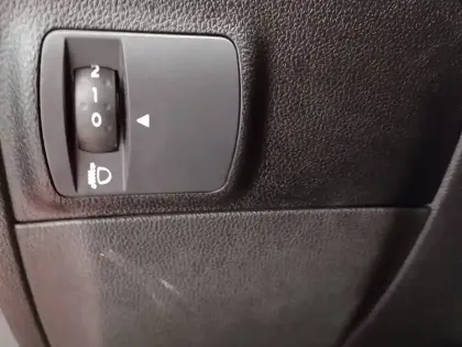 Photo 38 Renault Megane Mégane IV Berline Blue dCi 115