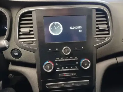 Photo 29 Renault Megane Mégane IV Berline Blue dCi 115