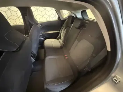 Photo 18 Renault Captur  TCe 90 - 21