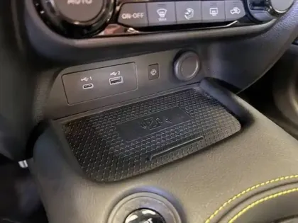 Photo 23 Nissan Juke  HYBRID 143