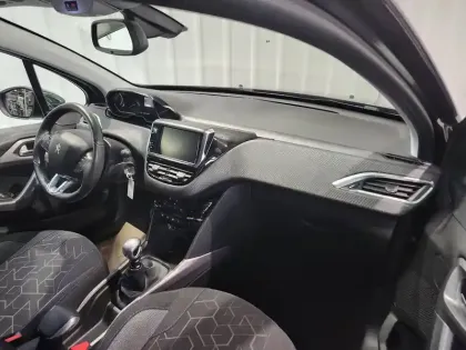 Photo 5 Peugeot 2008  BlueHDi 100ch BVM6