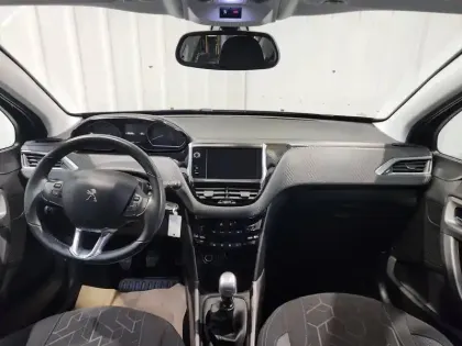 Photo 13 Peugeot 2008  BlueHDi 100ch BVM6