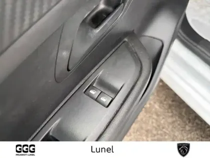 Photo 11 Peugeot 208  PureTech 75 S&S BVM5