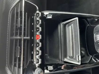 Photo 19 Peugeot 2008  PureTech 130 S&S EAT8