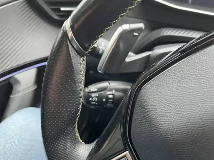 Photo 27 Peugeot 2008  PureTech 130 S&S EAT8