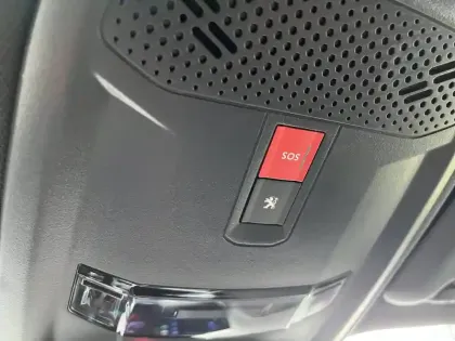 Photo 25 Peugeot 2008  PureTech 130 S&S EAT8