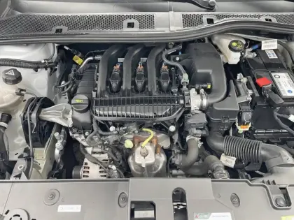 Photo 80 Peugeot 208  PureTech 75 S&S BVM5