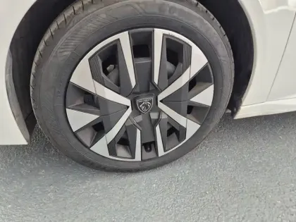 Photo 25 Peugeot 208  PureTech 100 S&S BVM6