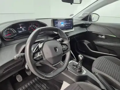 Photo 26 Peugeot 208  PureTech 100 S&S BVM6