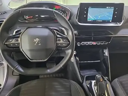 Photo 39 Peugeot 2008  PureTech 130 S&S EAT8