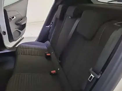 Photo 11 Peugeot 2008  PureTech 130 S&S EAT8