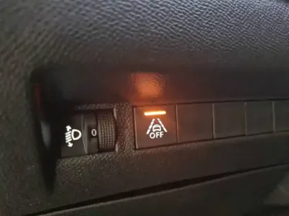 Photo 61 Peugeot 2008  PureTech 130 S&S EAT8