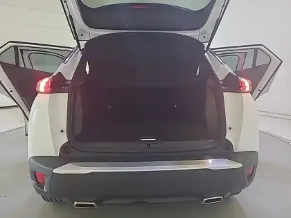 Photo 37 Peugeot 2008  PureTech 130 S&S EAT8