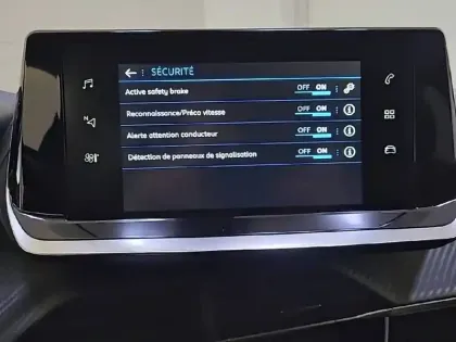 Photo 21 Peugeot 2008  PureTech 130 S&S EAT8