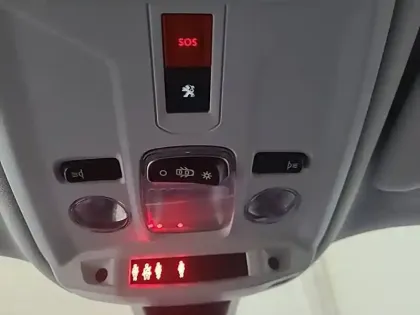 Photo 57 Peugeot 2008  PureTech 130 S&S EAT8