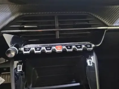 Photo 24 Peugeot 2008  PureTech 130 S&S EAT8