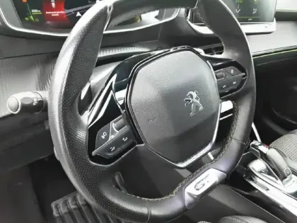 Photo 8 Peugeot 208  PureTech 100 S&S EAT8