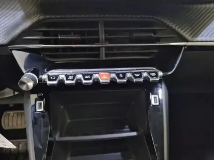 Photo 47 Peugeot 2008  PureTech 130 S&S EAT8