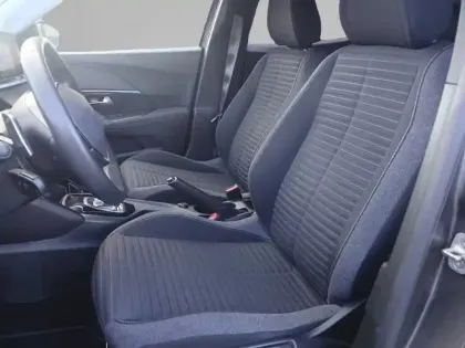 Photo 10 Peugeot 2008  PureTech 130 S&S EAT8