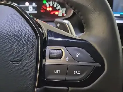 Photo 51 Peugeot 2008  PureTech 130 S&S EAT8