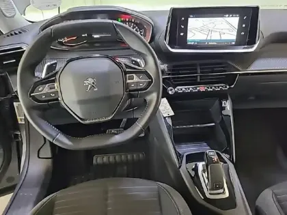 Photo 30 Peugeot 2008  PureTech 130 S&S EAT8