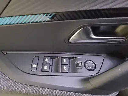 Photo 53 Peugeot 2008  PureTech 130 S&S EAT8